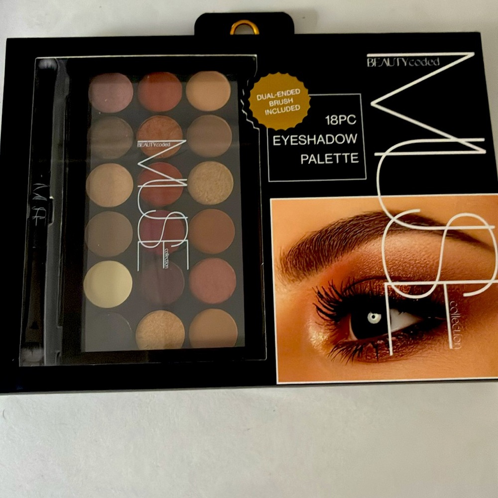 Muse Collection 18-Piece Eyeshadow Palette with Dual-Ended Signature Brush - Picture 2 of 4